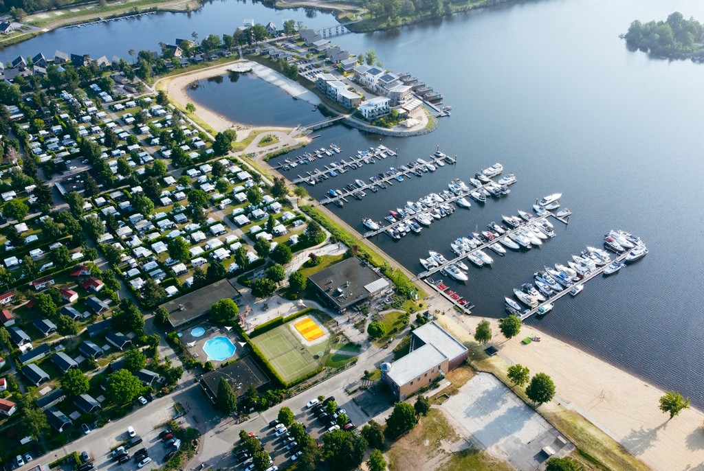 Landal Marina Resort well helikopterview drone view